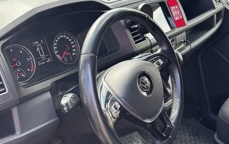 Volkswagen Caravelle T6 рестайлинг, 2017 год, 3 200 000 рублей, 13 фотография