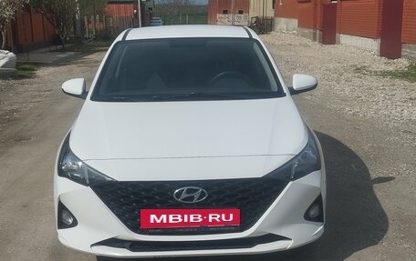 Hyundai Solaris II рестайлинг, 2021 год, 1 480 000 рублей, 2 фотография