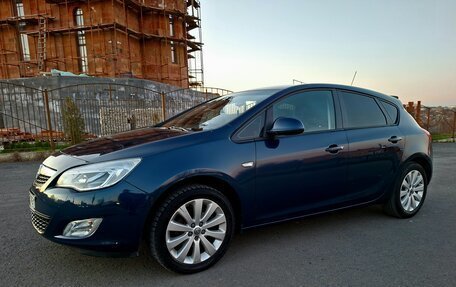 Opel Astra J, 2010 год, 680 000 рублей, 3 фотография