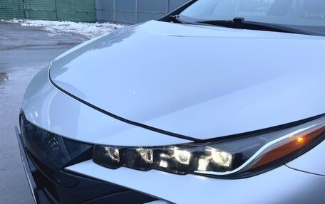 Toyota Prius IV XW50, 2017 год, 2 300 000 рублей, 19 фотография