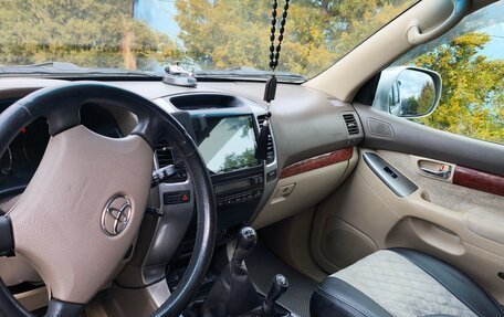 Toyota Land Cruiser Prado 120 рестайлинг, 2003 год, 2 199 000 рублей, 7 фотография