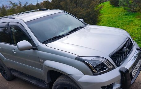 Toyota Land Cruiser Prado 120 рестайлинг, 2003 год, 2 199 000 рублей, 3 фотография