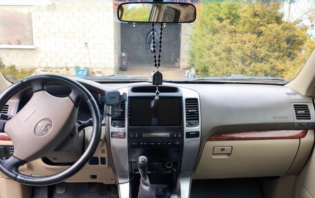 Toyota Land Cruiser Prado 120 рестайлинг, 2003 год, 2 199 000 рублей, 6 фотография