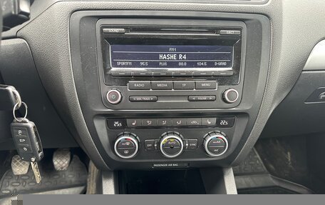 Volkswagen Jetta VI, 2013 год, 605 000 рублей, 15 фотография