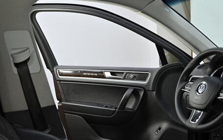 Volkswagen Touareg III, 2012 год, 1 899 000 рублей, 13 фотография