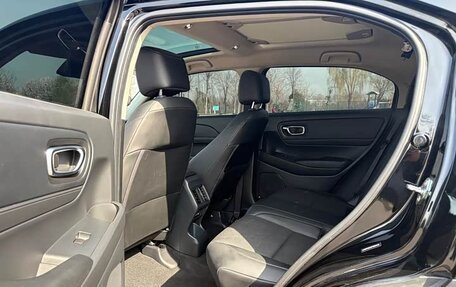 Honda Vezel, 2023 год, 1 850 000 рублей, 14 фотография