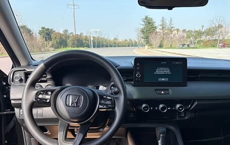 Honda Vezel, 2023 год, 1 850 000 рублей, 10 фотография