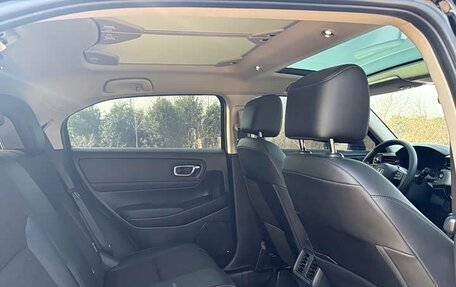 Honda Vezel, 2023 год, 1 850 000 рублей, 17 фотография