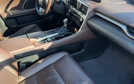 Lexus RX IV рестайлинг, 2021 год, 6 200 000 рублей, 9 фотография