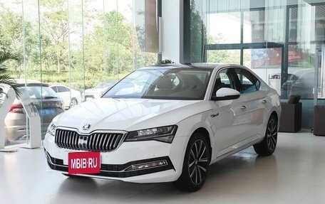 Skoda Superb III рестайлинг, 2025 год, 3 230 000 рублей, 1 фотография