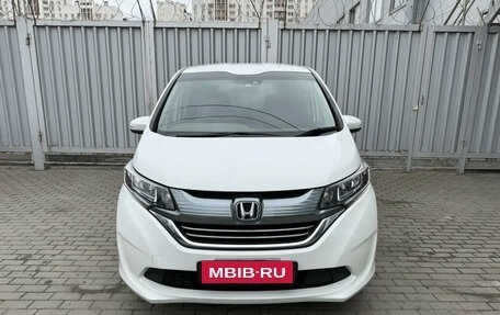 Honda Freed II, 2019 год, 1 750 000 рублей, 2 фотография