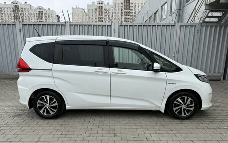 Honda Freed II, 2019 год, 1 750 000 рублей, 8 фотография