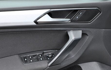 Volkswagen Tiguan II, 2017 год, 2 160 000 рублей, 11 фотография