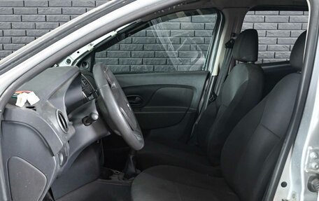 Renault Logan II, 2015 год, 705 000 рублей, 5 фотография