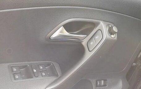 Volkswagen Polo VI (EU Market), 2018 год, 800 000 рублей, 11 фотография