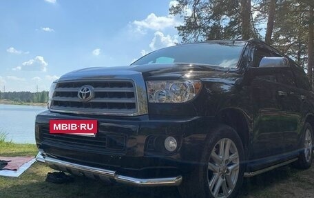 Toyota Sequoia II рестайлинг, 2011 год, 3 050 000 рублей, 1 фотография