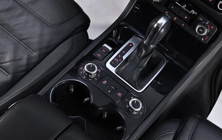 Volkswagen Touareg III, 2013 год, 1 584 000 рублей, 10 фотография