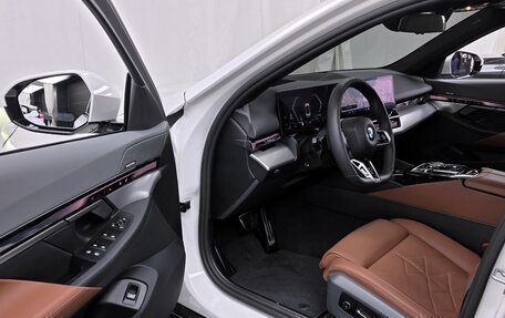 BMW 5 серия, 2025 год, 8 000 000 рублей, 6 фотография