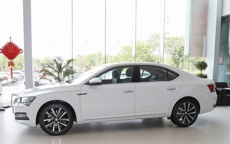 Skoda Superb III рестайлинг, 2025 год, 3 230 000 рублей, 5 фотография