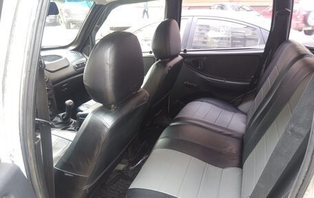 Chevrolet Niva I рестайлинг, 2004 год, 550 000 рублей, 8 фотография