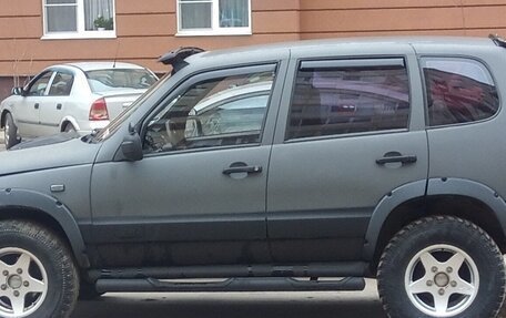 Chevrolet Niva I рестайлинг, 2004 год, 550 000 рублей, 2 фотография