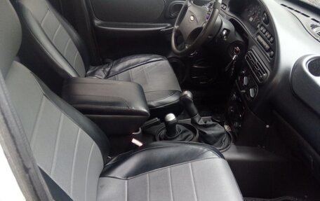 Chevrolet Niva I рестайлинг, 2004 год, 550 000 рублей, 9 фотография