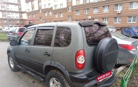 Chevrolet Niva I рестайлинг, 2004 год, 550 000 рублей, 3 фотография