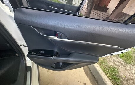 Toyota Camry, 2020 год, 2 100 000 рублей, 11 фотография