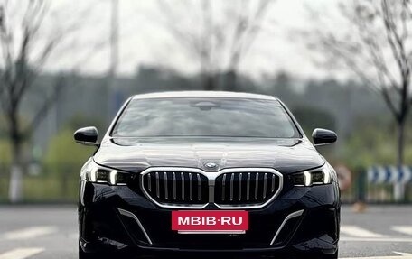 BMW 5 серия, 2025 год, 6 890 000 рублей, 7 фотография