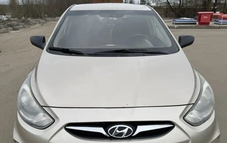 Hyundai Solaris II рестайлинг, 2012 год, 690 000 рублей, 5 фотография