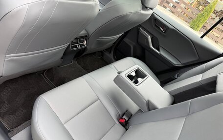 Toyota RAV4, 2025 год, 4 850 000 рублей, 13 фотография