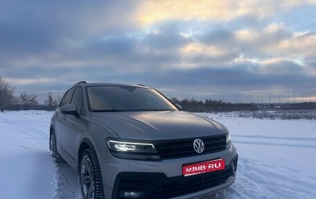Volkswagen Tiguan II, 2019 год, 3 750 000 рублей, 1 фотография