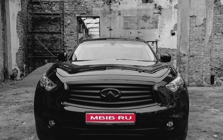 Infiniti FX II, 2012 год, 2 150 000 рублей, 1 фотография