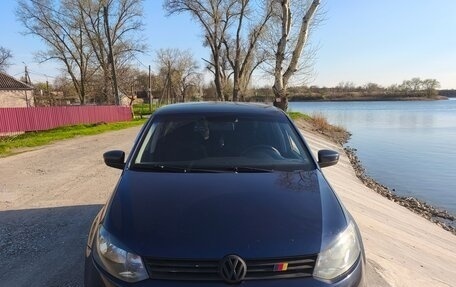 Volkswagen Polo VI (EU Market), 2013 год, 700 000 рублей, 1 фотография