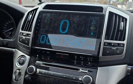 Toyota Land Cruiser 200, 2013 год, 3 000 000 рублей, 10 фотография