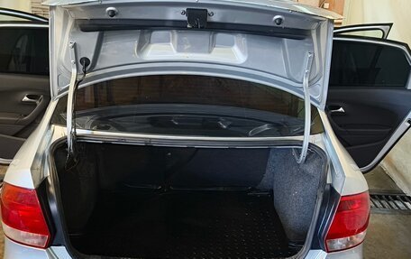 Volkswagen Polo VI (EU Market), 2011 год, 850 000 рублей, 11 фотография