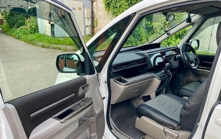 Honda Stepwgn IV, 2017 год, 1 600 000 рублей, 10 фотография