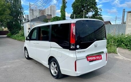 Honda Stepwgn IV, 2017 год, 1 600 000 рублей, 5 фотография