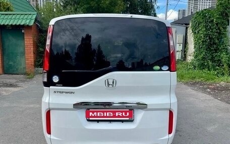 Honda Stepwgn IV, 2017 год, 1 600 000 рублей, 4 фотография