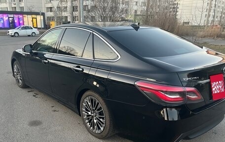 Toyota Crown, 2018 год, 4 000 000 рублей, 3 фотография