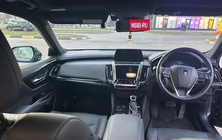 Toyota Crown, 2018 год, 4 000 000 рублей, 13 фотография