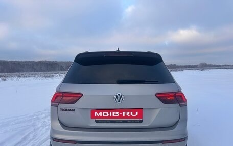 Volkswagen Tiguan II, 2019 год, 3 750 000 рублей, 5 фотография