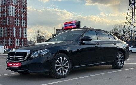 Mercedes-Benz E-Класс, 2020 год, 2 850 000 рублей, 3 фотография
