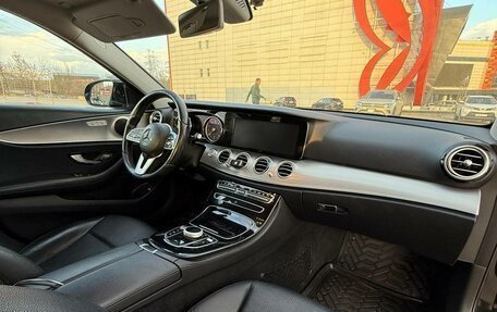 Mercedes-Benz E-Класс, 2020 год, 2 850 000 рублей, 18 фотография