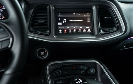 Dodge Challenger III рестайлинг 2, 2019 год, 3 770 000 рублей, 15 фотография