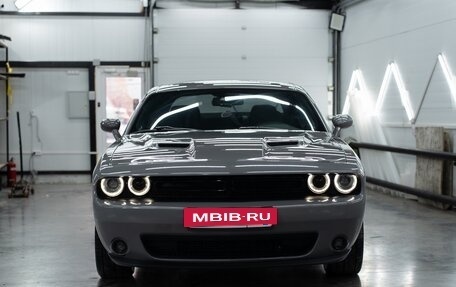 Dodge Challenger III рестайлинг 2, 2019 год, 3 770 000 рублей, 5 фотография
