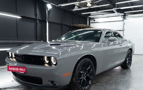 Dodge Challenger III рестайлинг 2, 2019 год, 3 770 000 рублей, 2 фотография