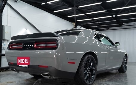 Dodge Challenger III рестайлинг 2, 2019 год, 3 770 000 рублей, 6 фотография
