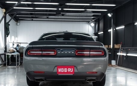 Dodge Challenger III рестайлинг 2, 2019 год, 3 770 000 рублей, 7 фотография