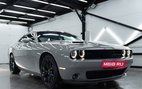 Dodge Challenger III рестайлинг 2, 2019 год, 3 770 000 рублей, 3 фотография